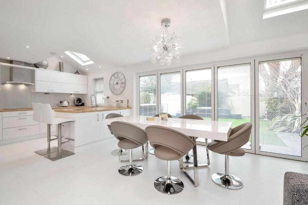 Home In Southsea With Hot Tub, Close To The Sea Portsmouth Exterior foto